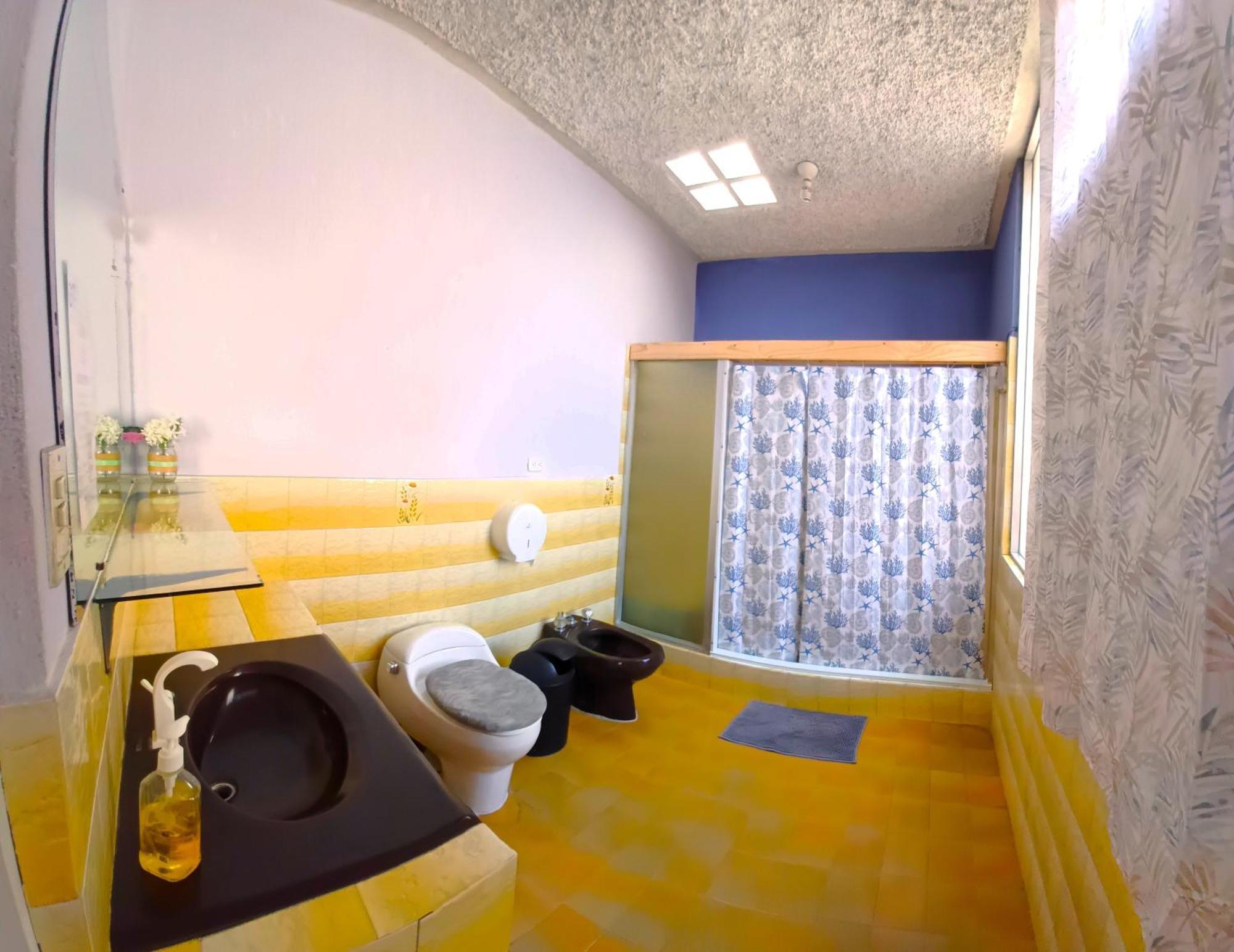 Hostal De Lucca Guatemala City Exteriör bild