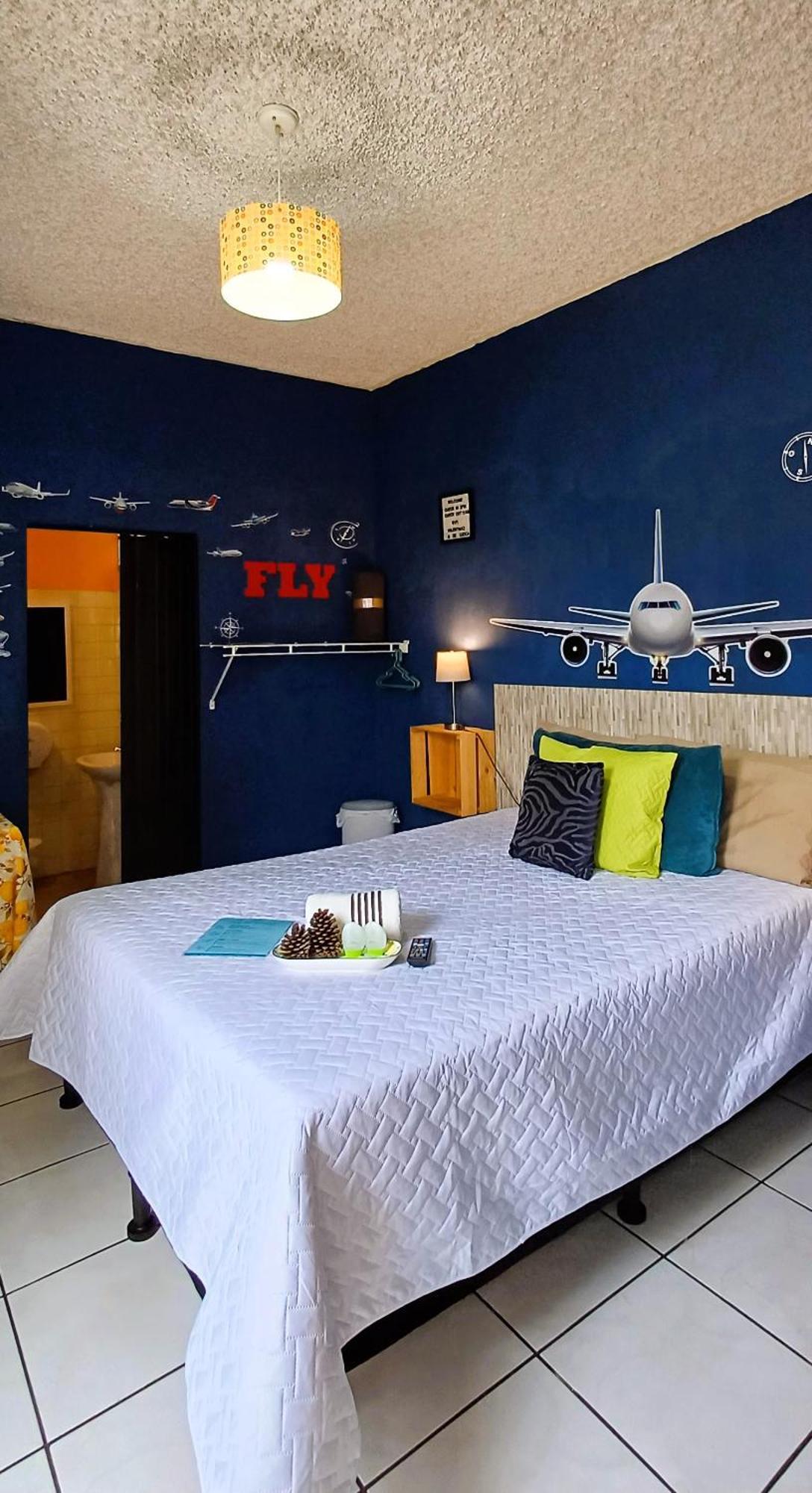 Hostal De Lucca Guatemala City Exteriör bild